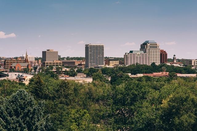 why are people moving to colorado springs