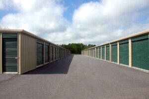 What To Keep and What to Get Rid of In Your Storage Unit